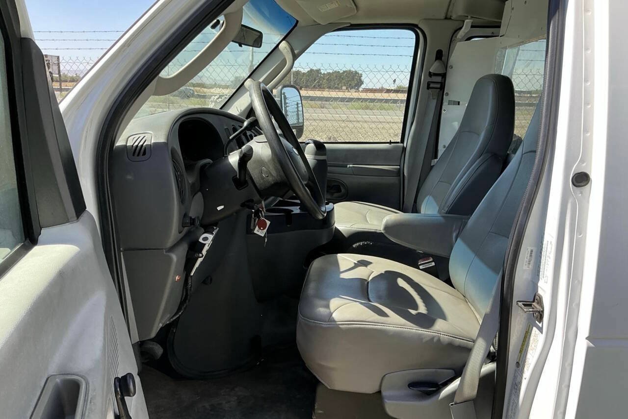 Used 2007 Ford E-250 and Econoline 250 RWD image 6