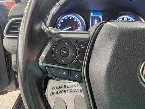 Used 2021 Toyota Camry SE FWD image 12