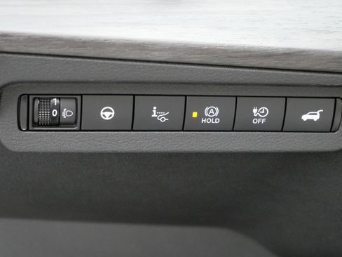 Used 2023 Nissan Ariya AWD image 21