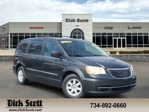 Used 2012 Chrysler Town & Country Touring w/ Entertainment Group #1 image 1