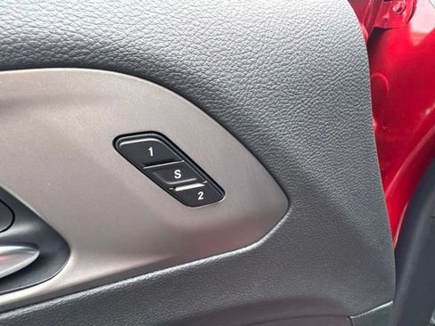 Used 2027 Chrysler Pacifica Select AWD/4WD image 18