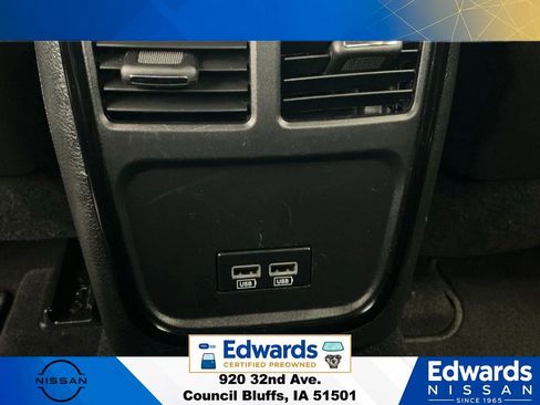 Used 2023 Chrysler 300 S RWD image 13