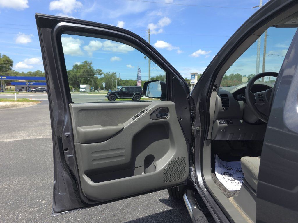 Used 2018 Nissan Frontier SV w/ Value Truck Package RWD image 10