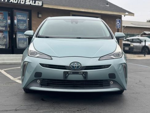 Used 2020 Toyota Prius LE AWD/4WD image 2