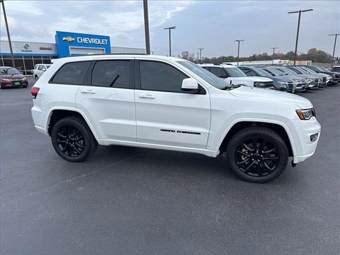 Used 2021 Jeep Grand Cherokee Laredo X image 5