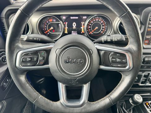 Used 2019 Jeep Wrangler Unlimited Sahara AWD/4WD image 14