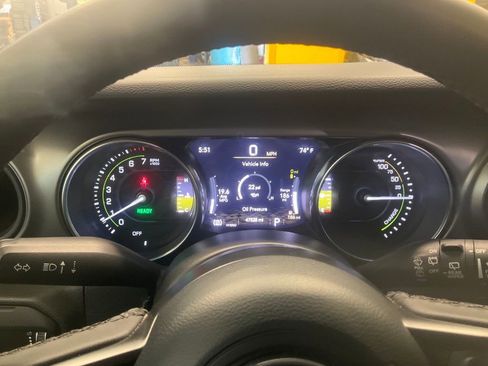 Used 2023 Jeep Wrangler Unlimited image 18