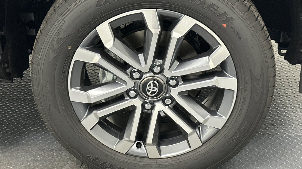 New 2026 Toyota 4Runner Limited AWD/4WD image 19
