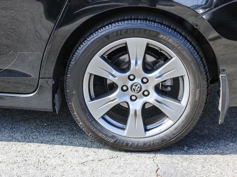 Used 2018 Toyota Sienna SE image 8