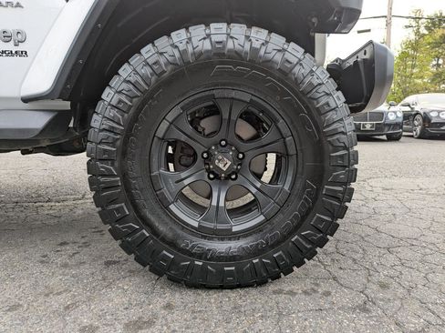 Used 2018 Jeep Wrangler Unlimited Sahara w/ Dual Top Group AWD/4WD image 48