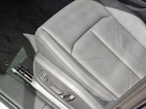 New 2025 Audi Q3 2.0T Premium w/ Convenience Package AWD/4WD image 4