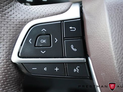 Used 2023 Toyota Sienna Platinum AWD/4WD image 25