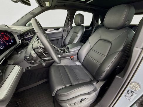 Certified 2024 Porsche Cayenne S AWD/4WD image 5