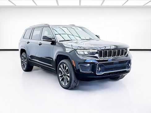 Used 2022 Jeep Grand Cherokee L Overland w/ Advanced Protech Group III image 3