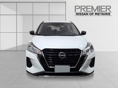 New 2025 Nissan Kicks Play S image 8