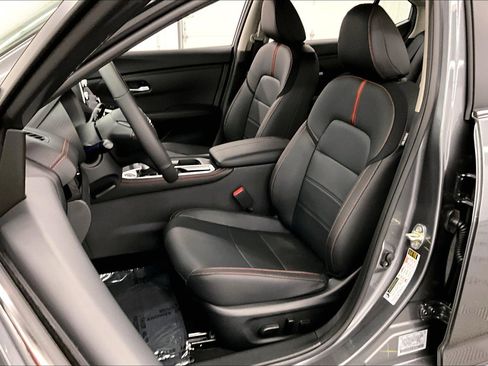 New 2025 Nissan Sentra SR w/ SR Premium Package FWD image 20