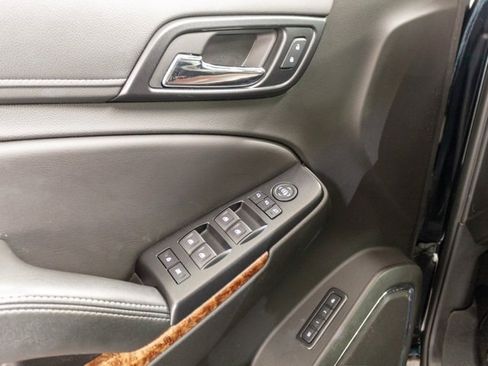 Used 2019 Chevrolet Suburban Premier w/ Premier Plus Edition image 13