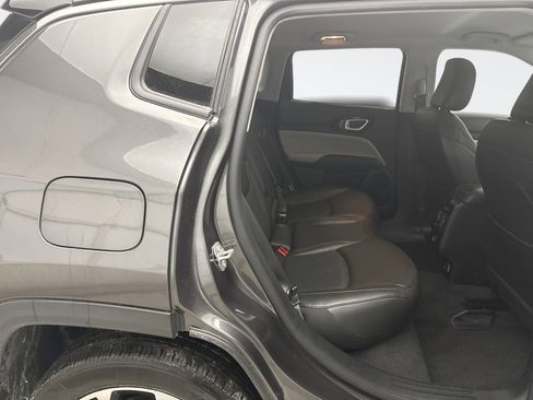 Used 2022 Jeep Compass Limited image 17