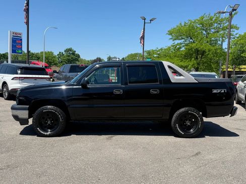 Used 2005 Chevrolet Avalanche Z71 w/ Preferred Equipment Group AWD/4WD image 8