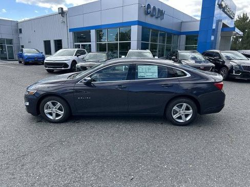 Certified 2025 Chevrolet Malibu LS FWD image 2