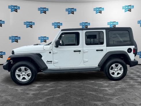 Used 2022 Jeep Wrangler Unlimited Sport AWD/4WD image 3