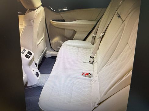 Used 2022 Buick Envision Avenir w/ Technology Package II image 7