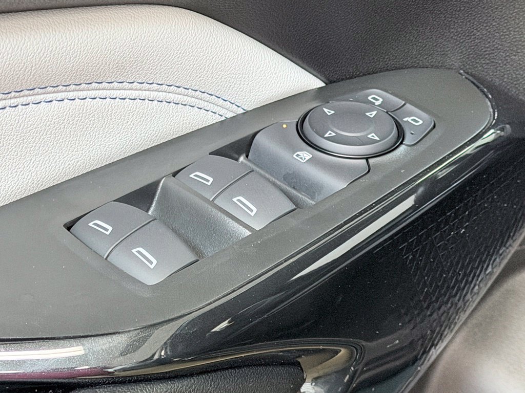 Used 2025 Chevrolet Trax LT w/ Driver Confidence Package FWD image 11