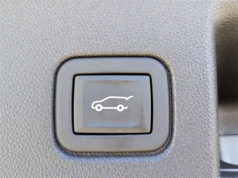 Used 2024 Chevrolet Equinox Premier image 14