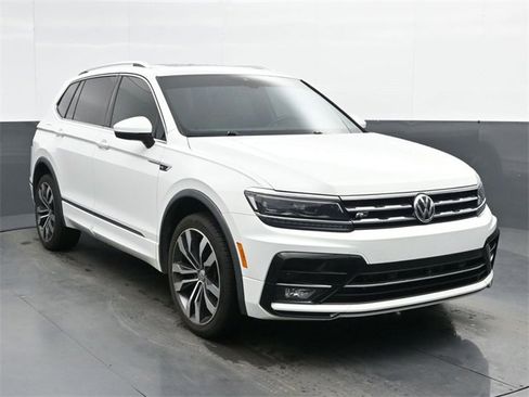 Used 2020 Volkswagen Tiguan SEL Premium R-Line image 2