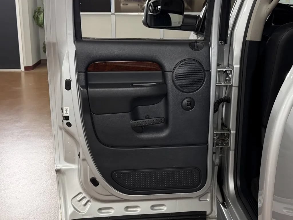 Used 2003 Dodge Ram 3500 Truck SLT AWD/4WD image 30