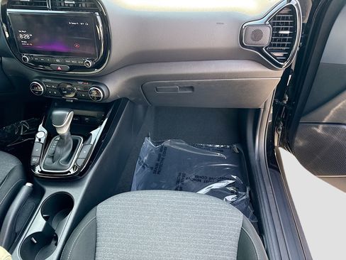 Used 2023 Kia Soul EX FWD image 17