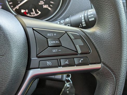 Used 2020 Nissan Rogue S image 23