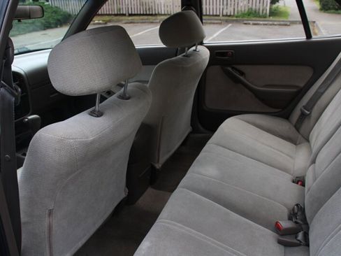 Used 1995 Toyota Camry LE FWD image 14
