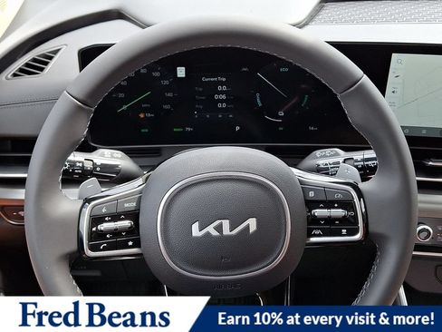 New 2026 Kia Carnival SX w/ SX Dark Edition Package FWD image 19