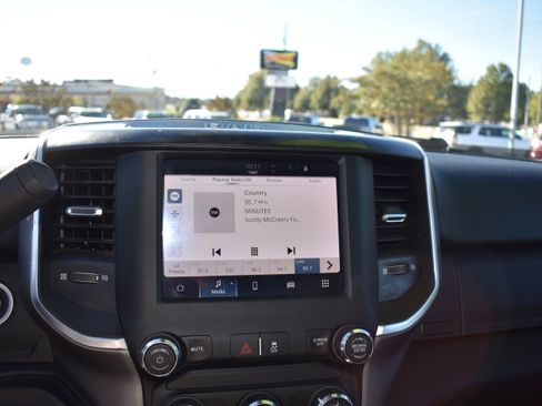 Used 2024 RAM 2500 Big Horn image 18