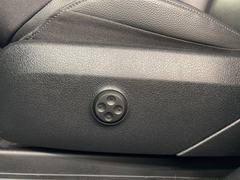 Used 2023 Mercedes-Benz GLC 300 4MATIC image 28