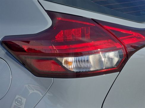 Used 2023 Nissan Kicks SR w/ SR Premium Package image 33