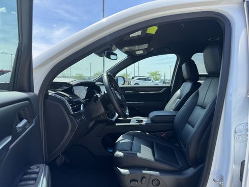 Used 2024 GMC Acadia Elevation AWD/4WD image 5