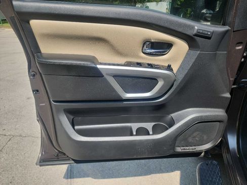 Used 2016 Nissan Titan SL RWD image 18