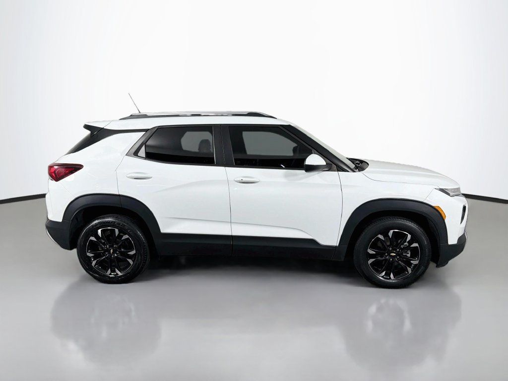 Used 2021 Chevrolet TrailBlazer LT FWD image 8