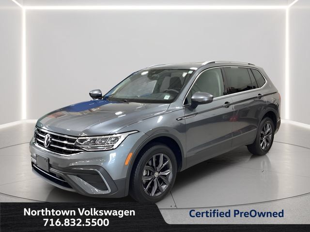 Certified 2023 Volkswagen Tiguan SE FWD image 2