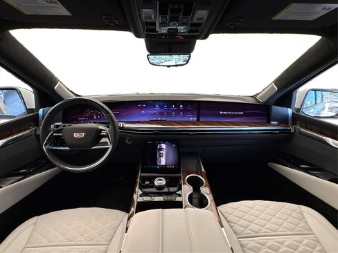 New 2026 Cadillac Escalade ESV Platinum Sport AWD/4WD image 23