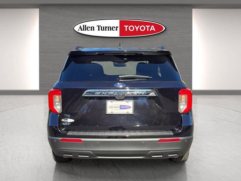 Used 2024 Ford Explorer XLT image 7