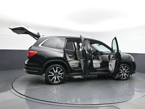 Used 2019 Honda Pilot Touring image 14