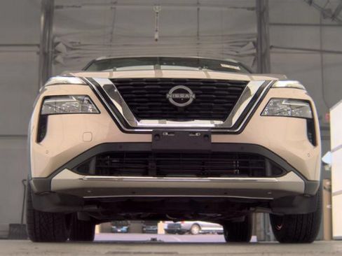 Used 2023 Nissan Rogue Platinum w/ Platinum Premium Package AWD/4WD image 3