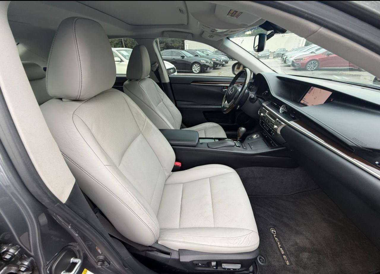 Used 2014 Lexus ES 350 w/ Luxury Package FWD image 17