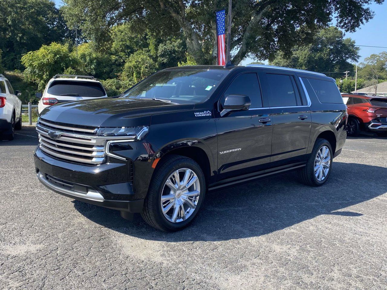 Used 2024 Chevrolet Suburban High Country w/ Premium Package 2 AWD/4WD image 3