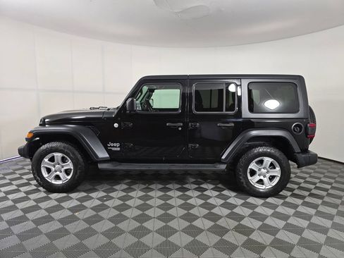 Used 2018 Jeep Wrangler Unlimited Sport S AWD/4WD image 4