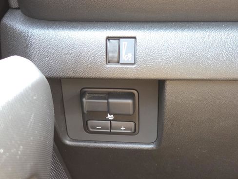 Used 2023 Chevrolet Colorado W/T w/ Advanced Trailering Package image 24