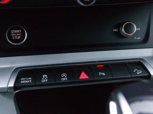 Used 2023 Audi Q3 2.0T Premium image 26